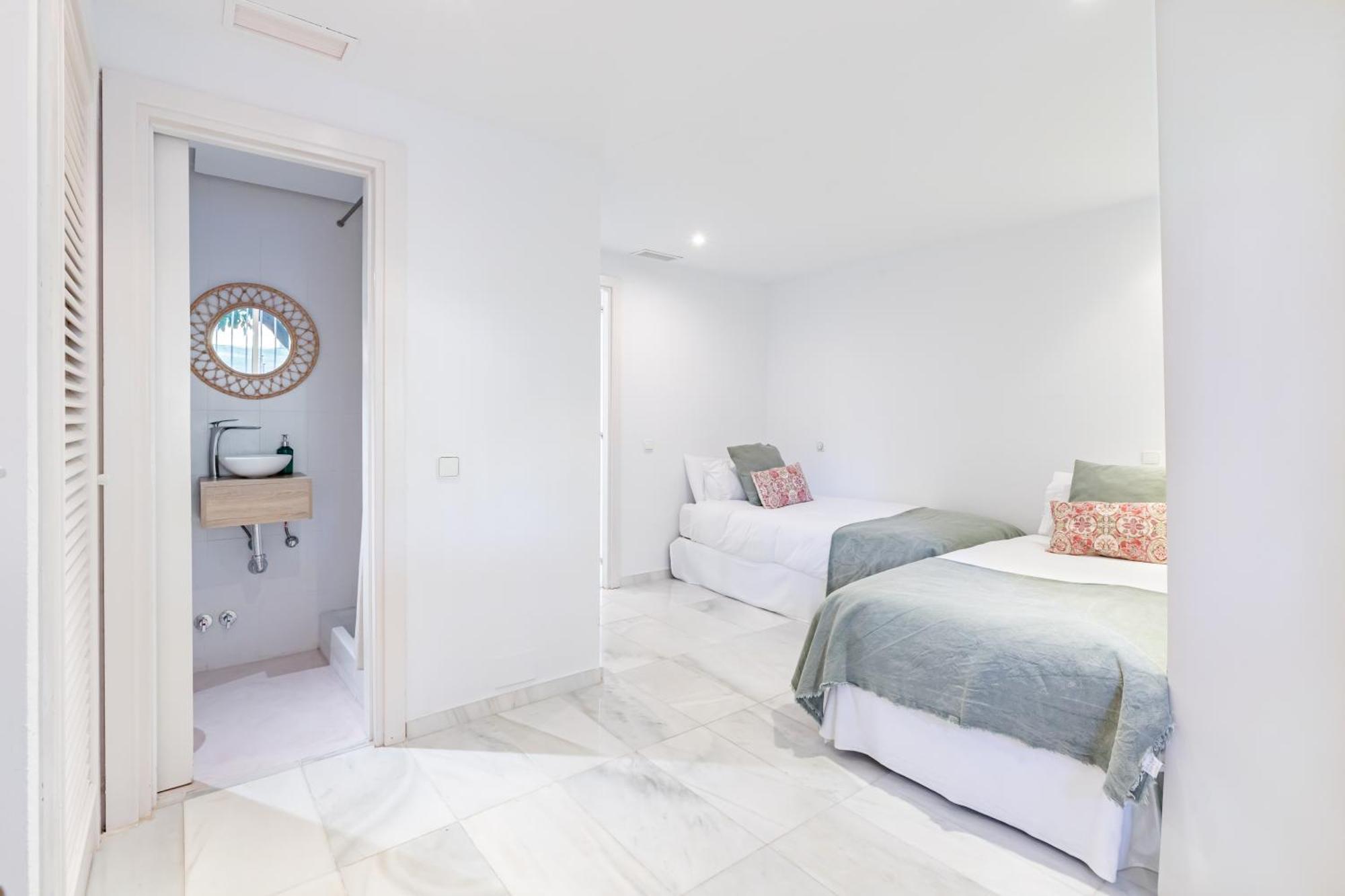 Sea Breeze House By Kura Homes Apartment Marbella